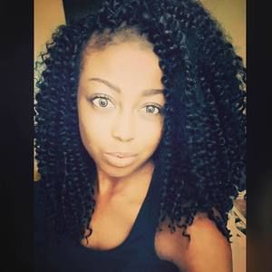 Meet your Posher, Mia